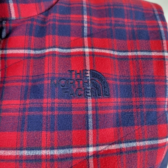 The North Face 700 Puffer Vest Women Size M Goose Down Zip Snaps Red Navy Plaid - Picture 5 of 14
